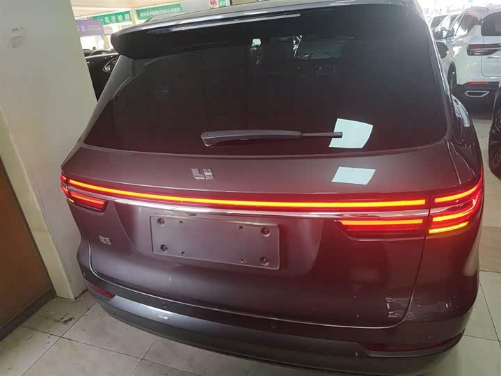 Фото 6 - LiXiang One