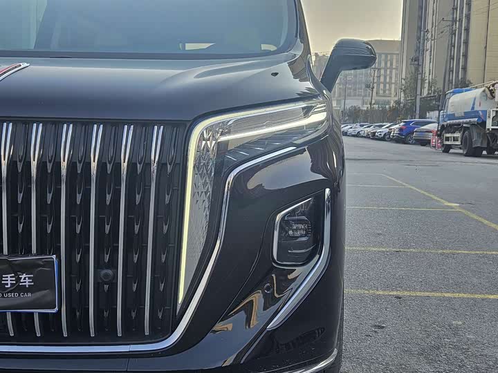 Фото 13 - Hongqi HQ9