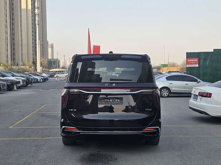 Фото 4 - Hongqi HQ9