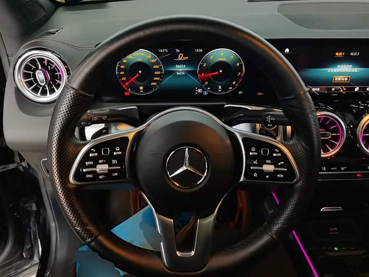 Фото 15 - Mercedes-Benz GLB-Class