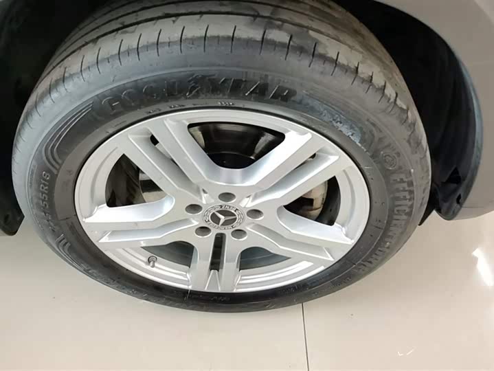 Фото 6 - Mercedes-Benz GLB-Class