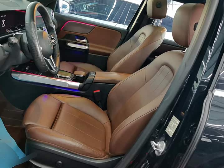 Фото 9 - Mercedes-Benz GLB-Class