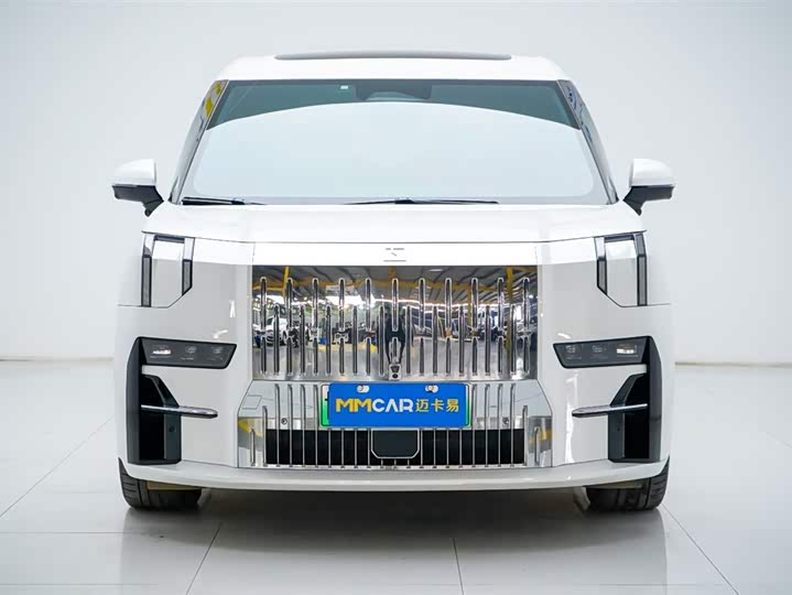 Фото 12 - Zeekr 009