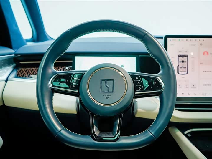 Фото 19 - Zeekr 009