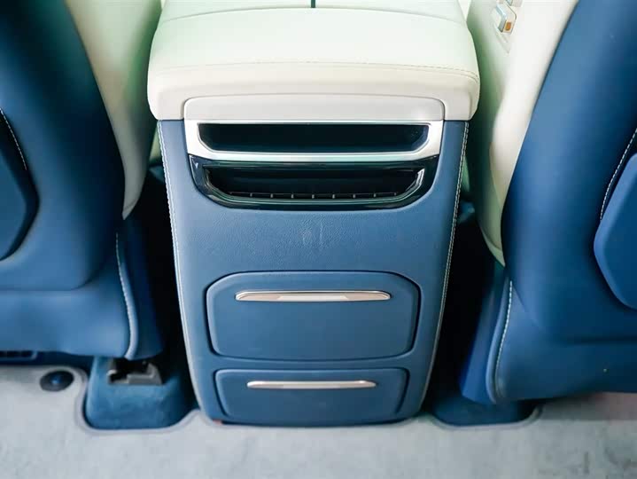 Фото 25 - Zeekr 009