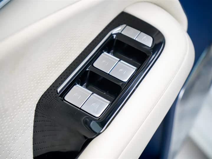 Фото 31 - Zeekr 009