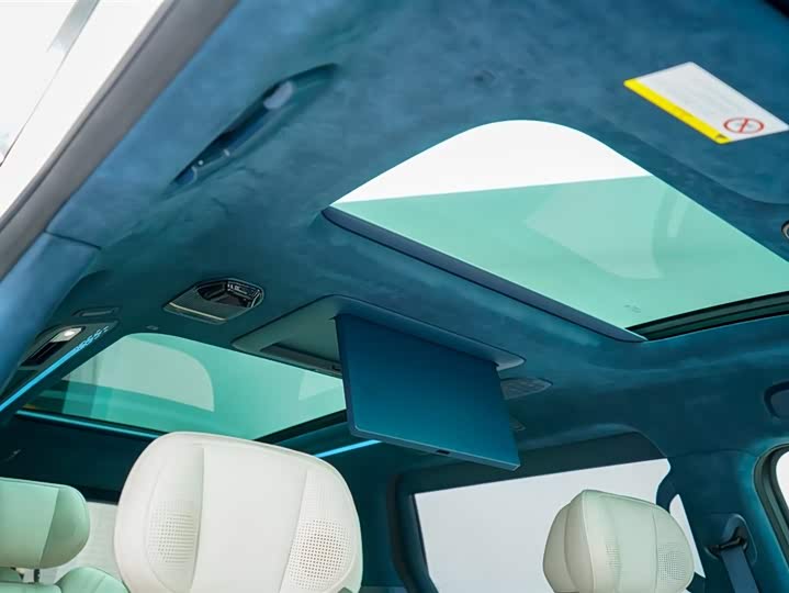 Фото 7 - Zeekr 009