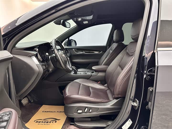 Фото 8 - Cadillac XT6