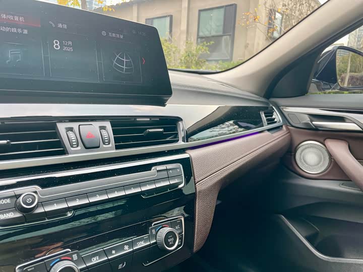 Фото 17 - BMW X2