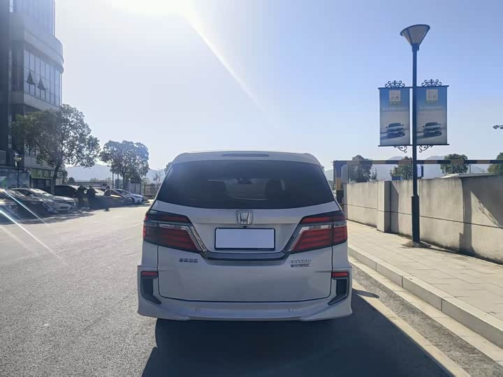 Фото 10 - Honda Elysion