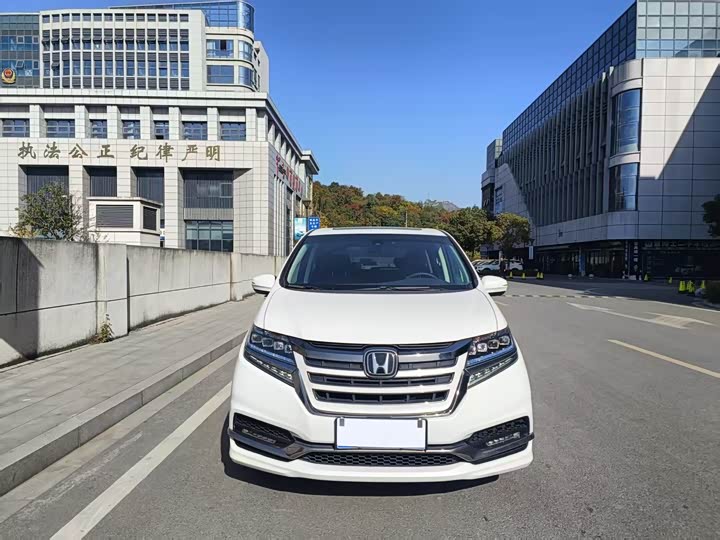 Фото 2 - Honda Elysion