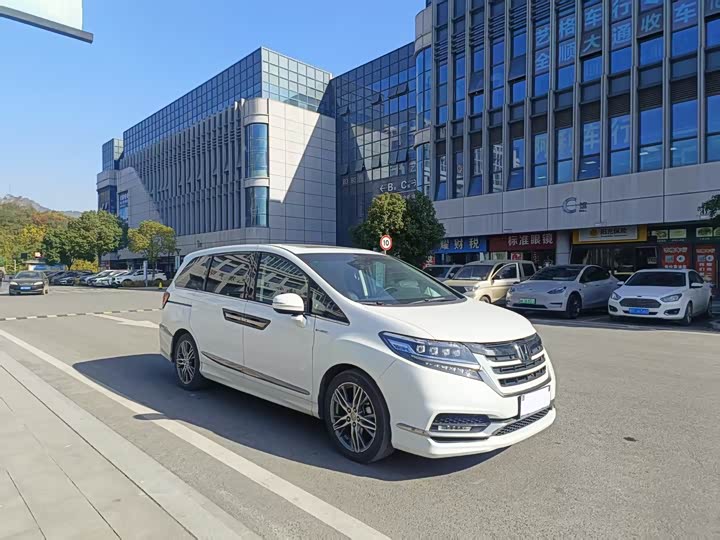 Фото 3 - Honda Elysion