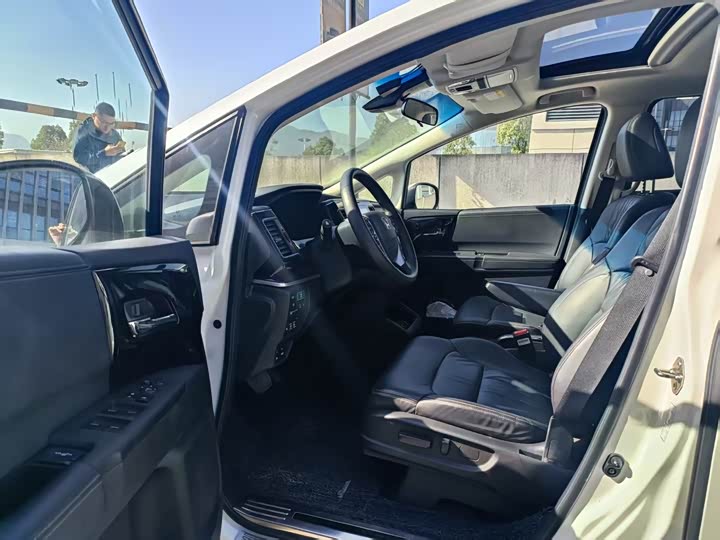 Фото 6 - Honda Elysion