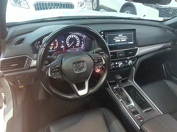 Фото 10 - Honda Inspire