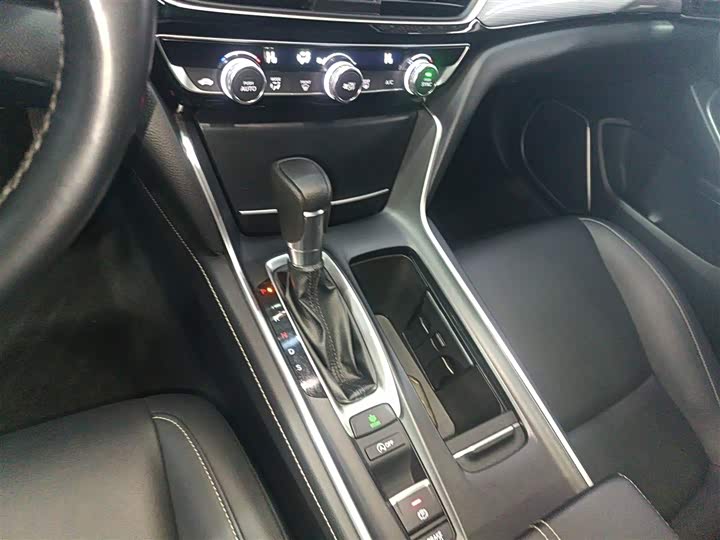 Фото 14 - Honda Inspire