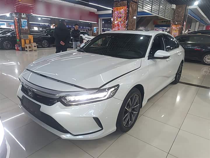 Фото 2 - Honda Inspire