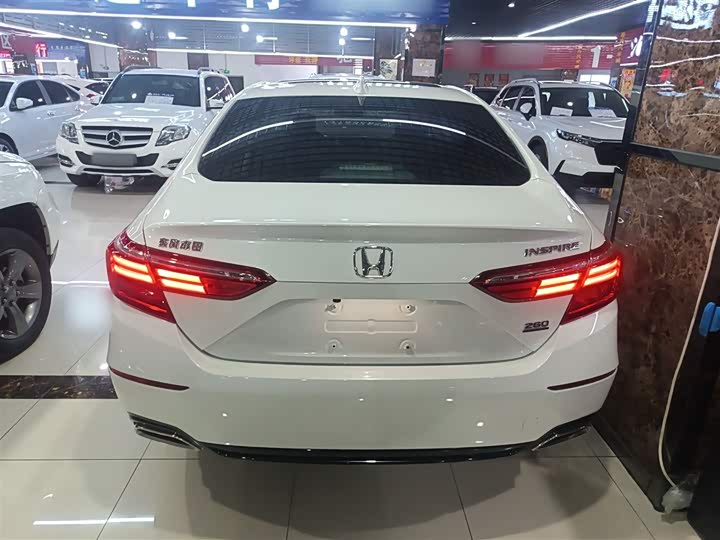 Фото 6 - Honda Inspire