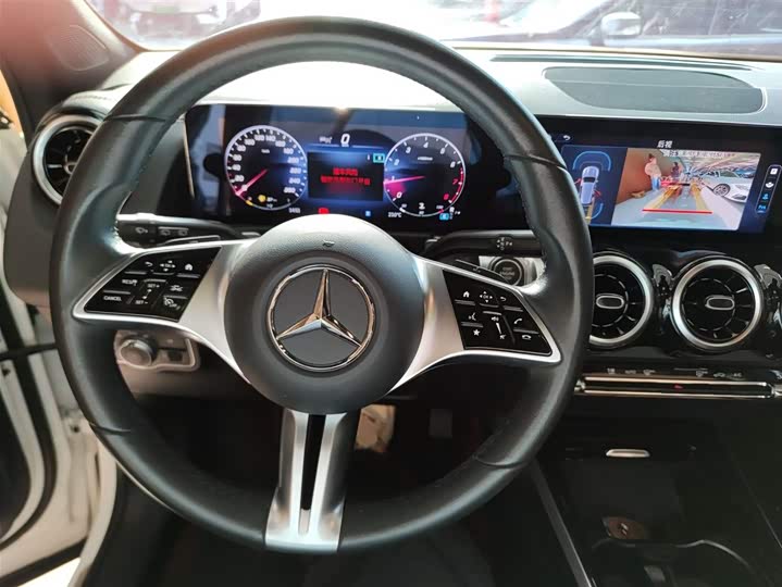 Фото 10 - Mercedes-Benz GLB-Class