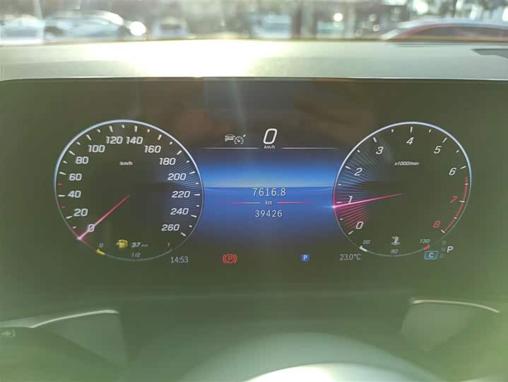 Фото 12 - Mercedes-Benz GLB-Class