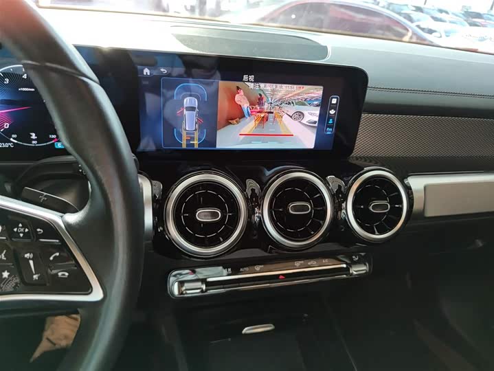 Фото 13 - Mercedes-Benz GLB-Class