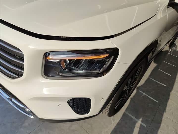 Фото 24 - Mercedes-Benz GLB-Class