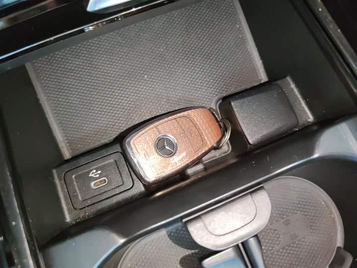 Фото 9 - Mercedes-Benz GLB-Class