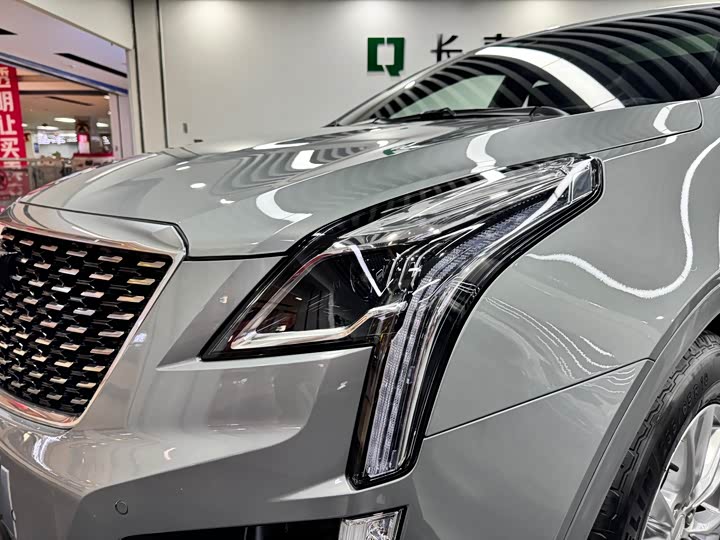 Фото 10 - Cadillac XT5