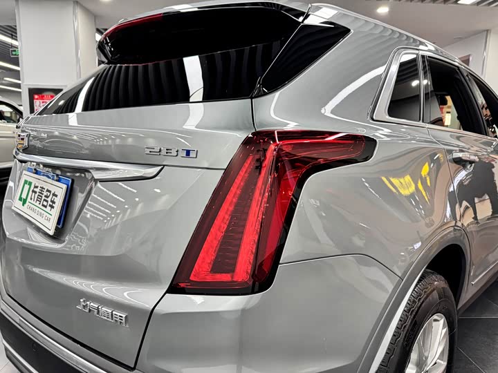 Фото 11 - Cadillac XT5