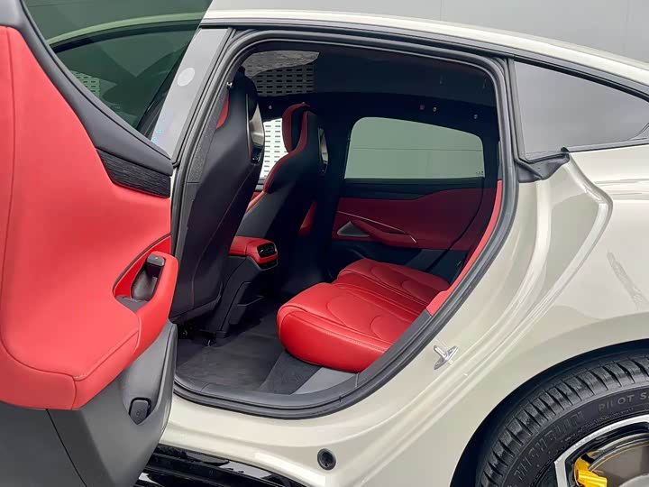 Фото 6 - Xiaomi SU7