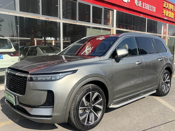 Фото 1 - LiXiang One