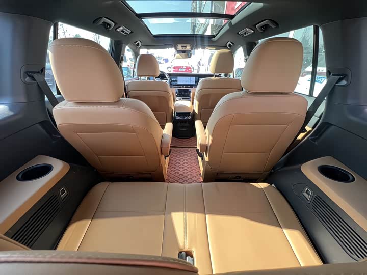 Фото 17 - LiXiang One