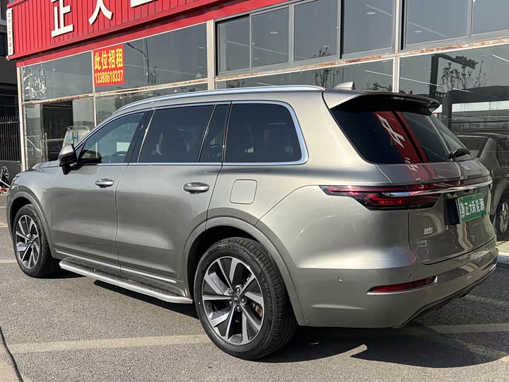 Фото 19 - LiXiang One