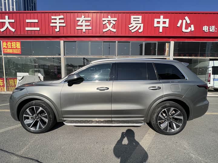 Фото 21 - LiXiang One