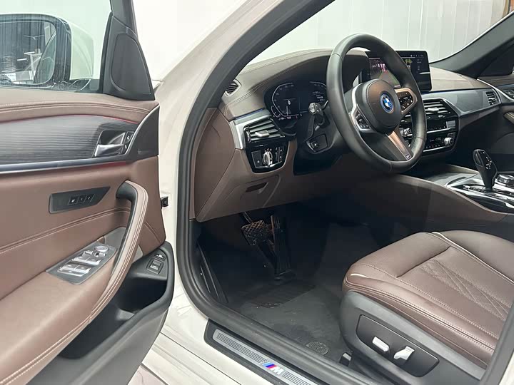 Фото 11 - BMW 5 Series Hybrid