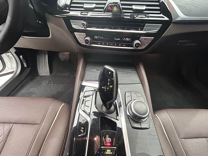 Фото 14 - BMW 5 Series Hybrid