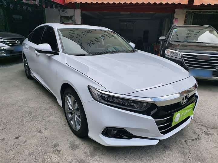 Фото 4 - Honda Accord