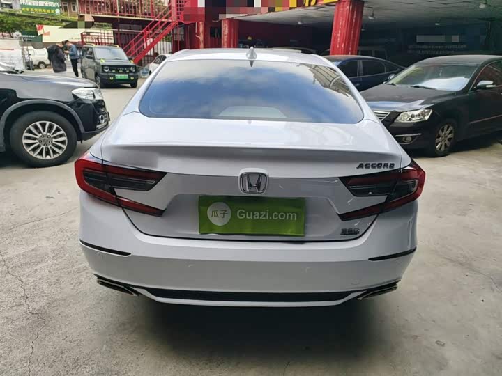 Фото 6 - Honda Accord