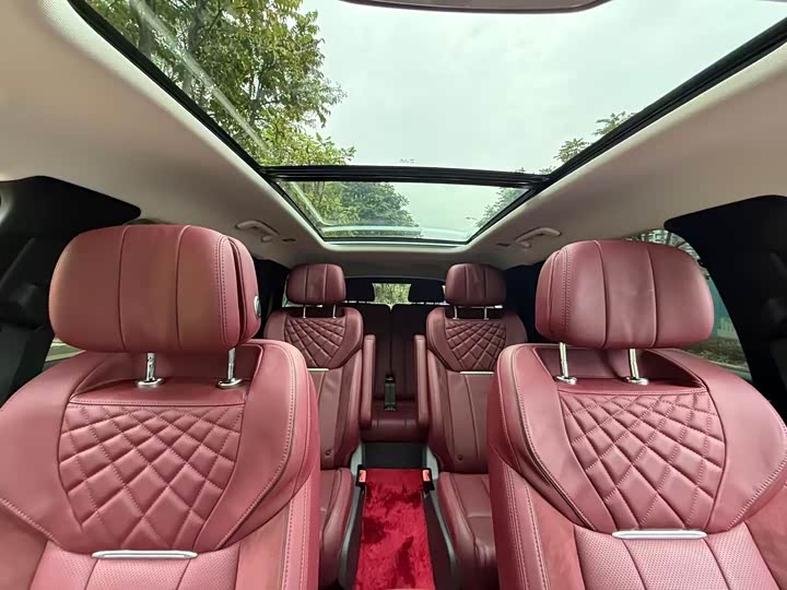 Фото 18 - Hongqi E-HS9