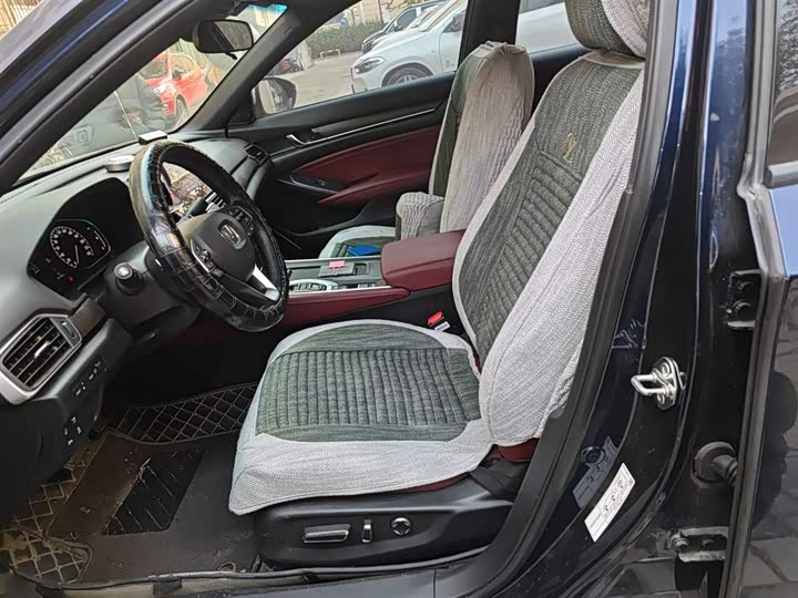 Фото 8 - Honda Inspire