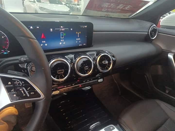 Фото 13 - Mercedes-Benz A-Class