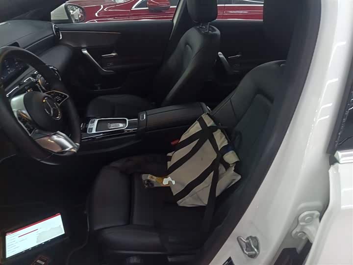 Фото 15 - Mercedes-Benz A-Class