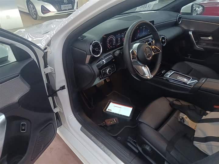 Фото 16 - Mercedes-Benz A-Class