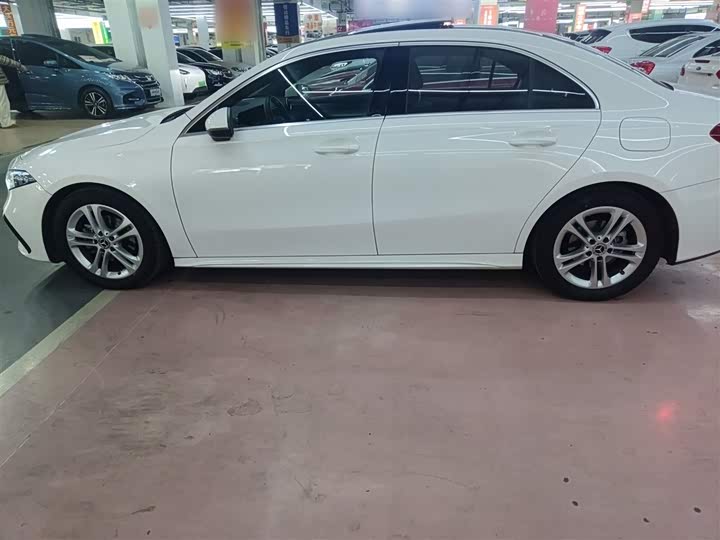 Фото 5 - Mercedes-Benz A-Class