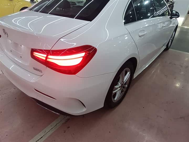 Фото 8 - Mercedes-Benz A-Class