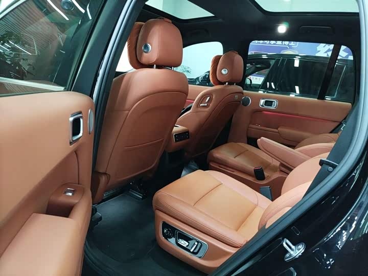 Фото 17 - LiXiang L8