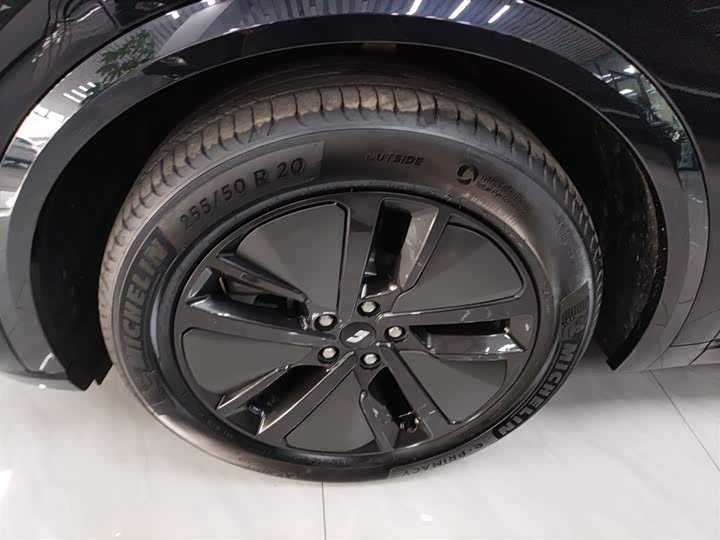 Фото 23 - LiXiang L8