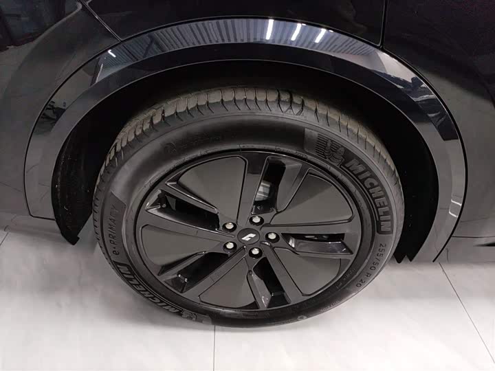 Фото 26 - LiXiang L8