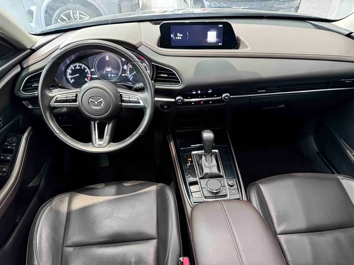 Фото 8 - Mazda CX-30