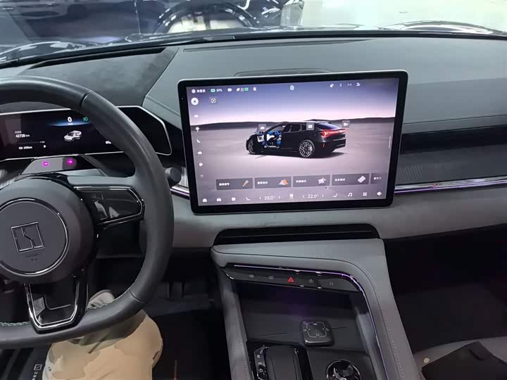 Фото 9 - Zeekr 001