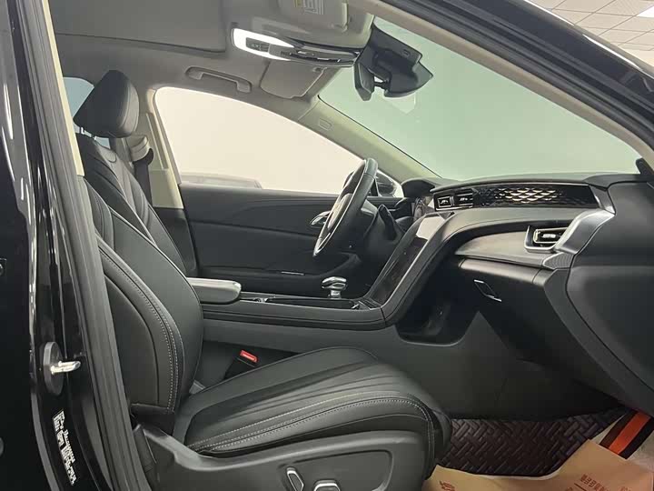 Фото 28 - Hongqi H5